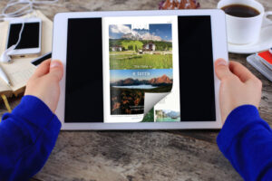Rivista di fotografia sul tablet con un effetto di capovolgimento di pagina